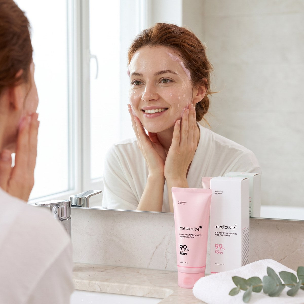 Medicube PDRN Pink Niacinamide Whip Cleanser 120 g